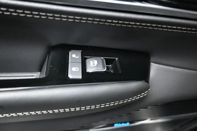 Used 2022 Black Jeep Series II image 15