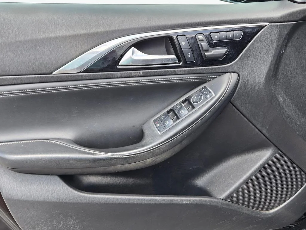 Used 2018 Black INFINITI Premium image 12