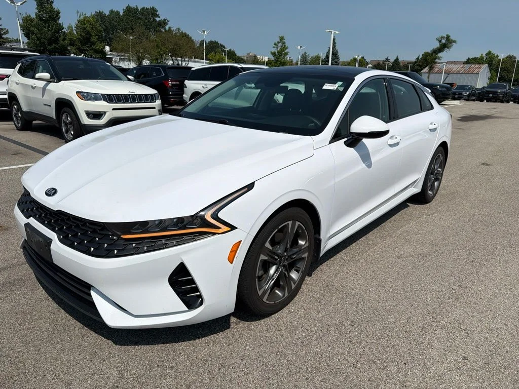 Used 2021 White Kia EX image 2
