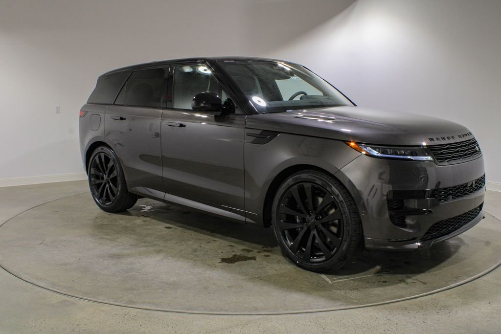 New 2026 Charente Grey Land Rover Dynamic SE image 7