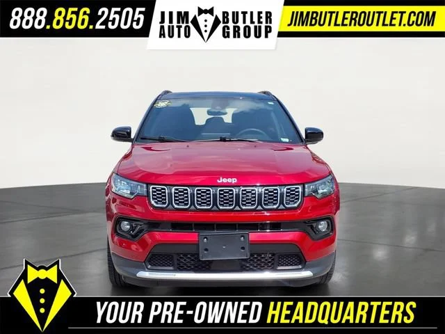 Used 2025  Jeep Limited image 17