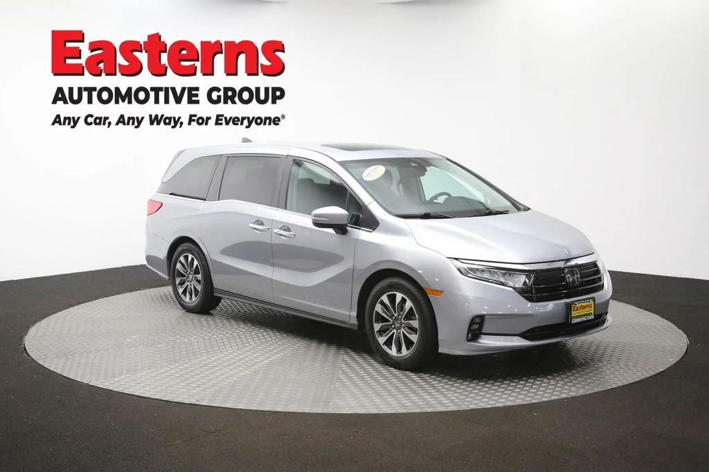 Used 2023 Silver Honda EX-L image 47
