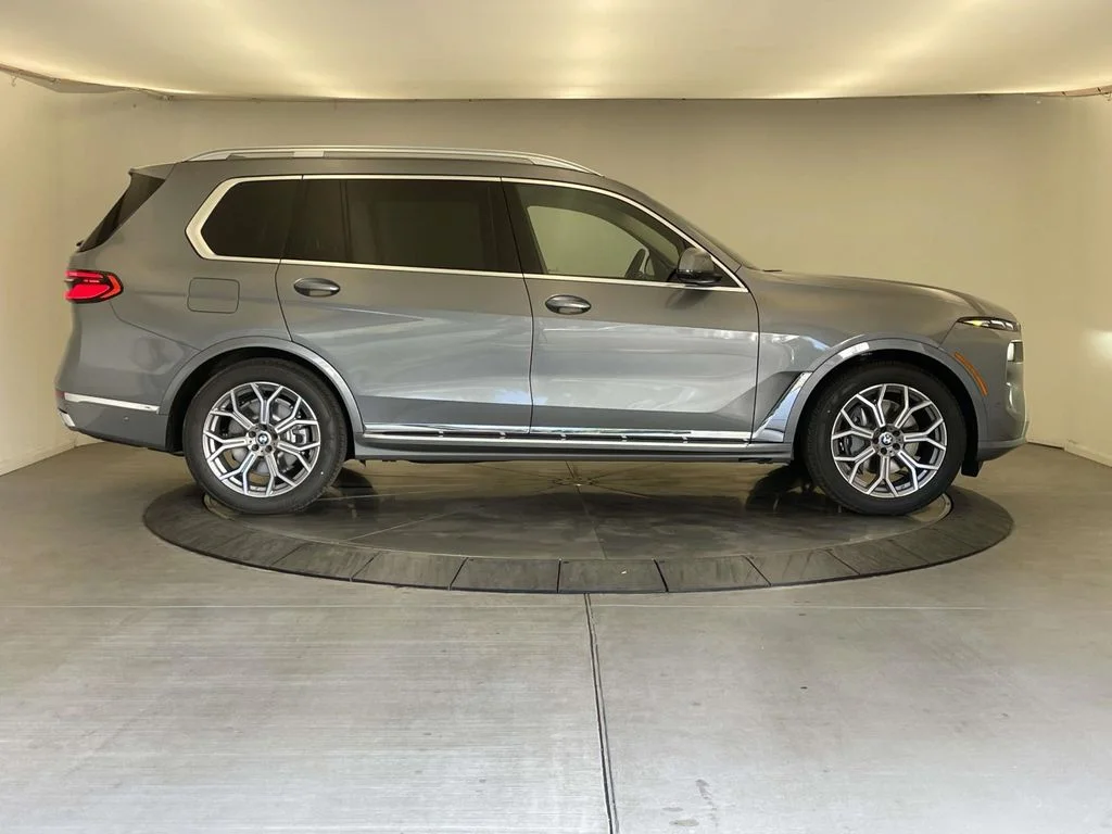 New 2027 Gray BMW xDrive40i image 6