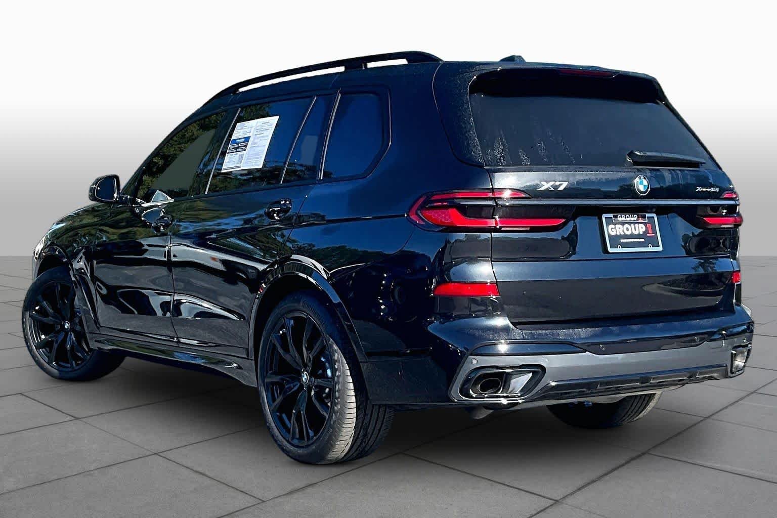 Used 2025 Black Sapphire Metallic BMW xDrive40i image 12