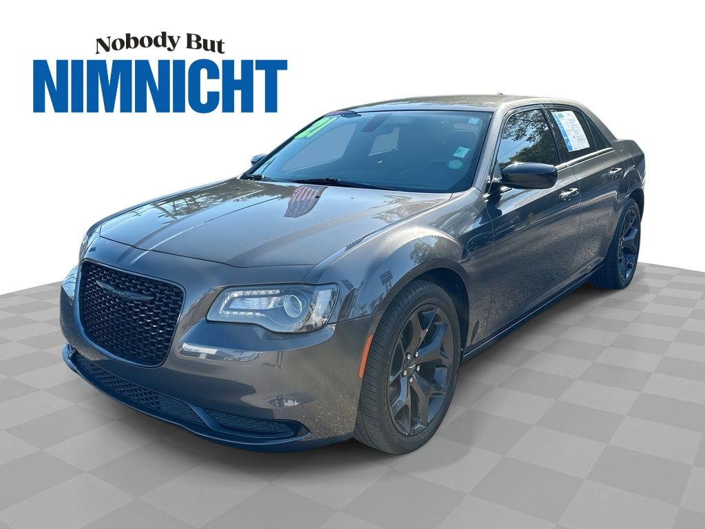 2021 Chrysler 300 Touring's photo
