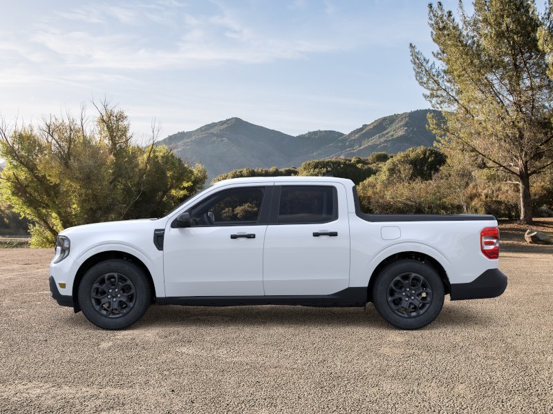 New 2026 Oxford White Ford XLT image 3