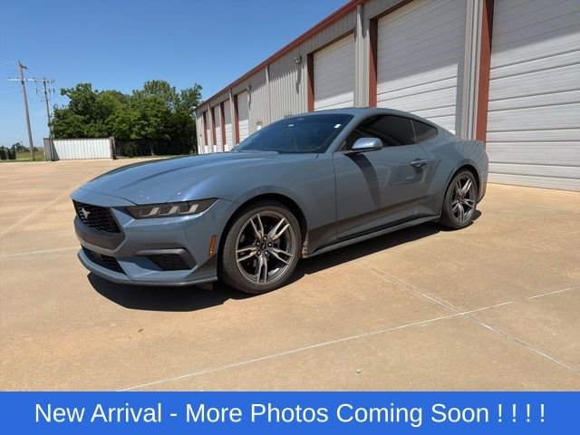 2025 Ford Mustang EcoBoost Fastback's photo