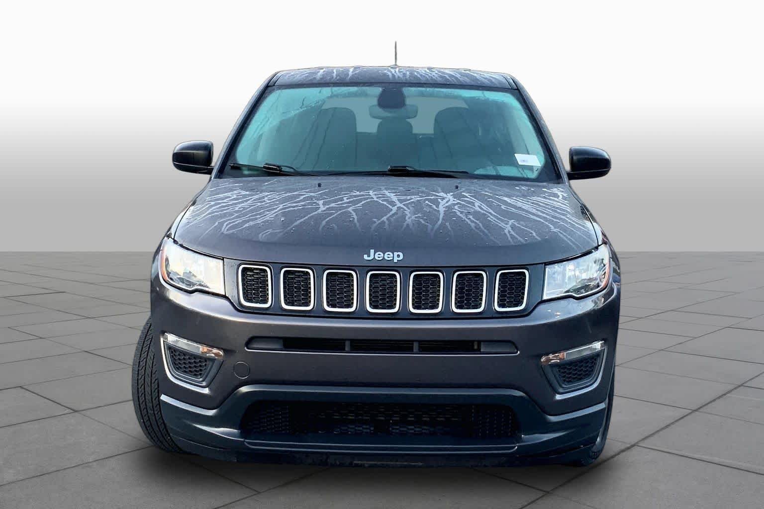 Used 2021 Granite Crystal Metallic Clearcoat Jeep Sport image 4