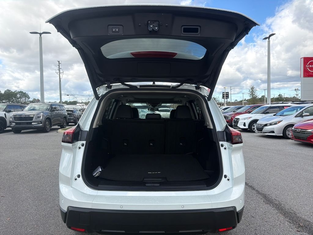 New 2026 Nissan Rogue Dark Armor 4D Sport Utility