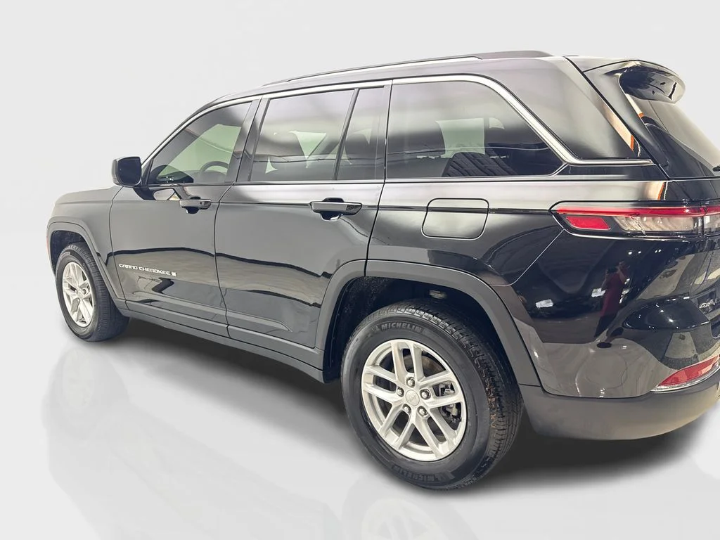 Used 2024 Black Jeep Laredo image 14