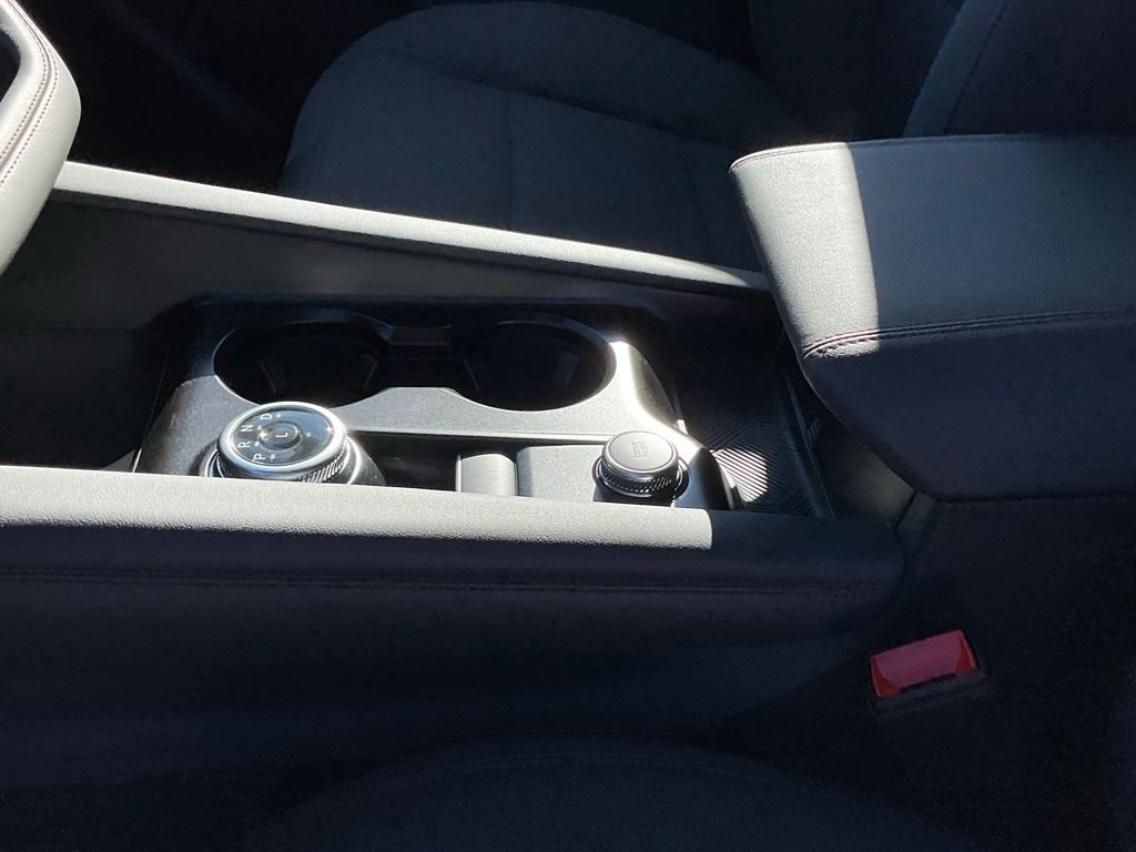 New 2026 Space White Metallic Ford Active image 14