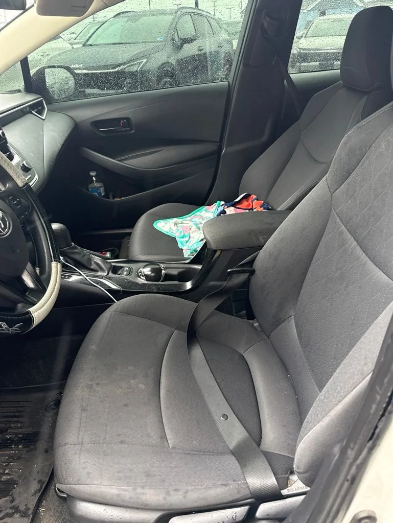 Used 2022 White Toyota LE image 9