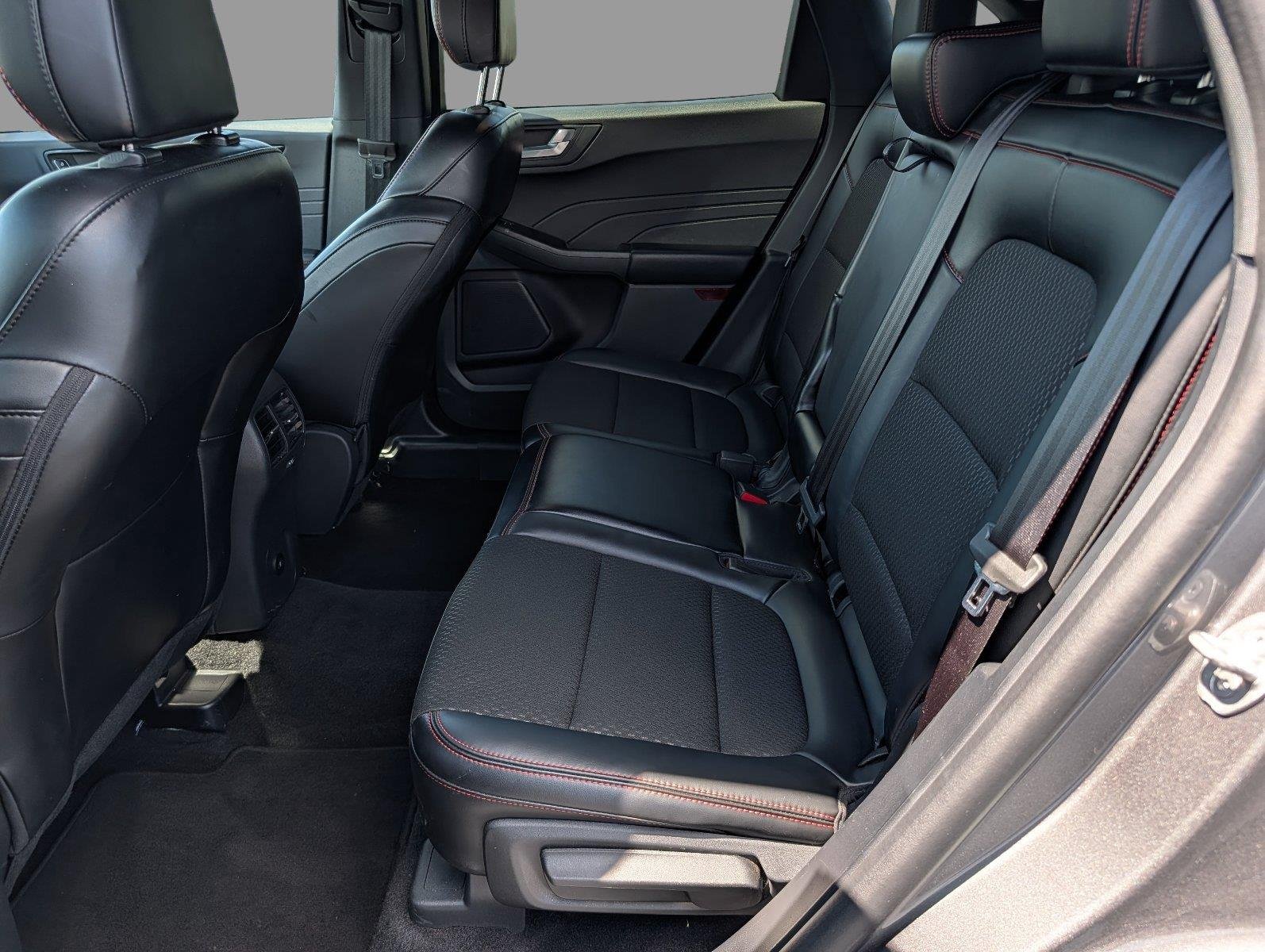 Used 2025 Carbonized Gray Ford ST-Line image 31