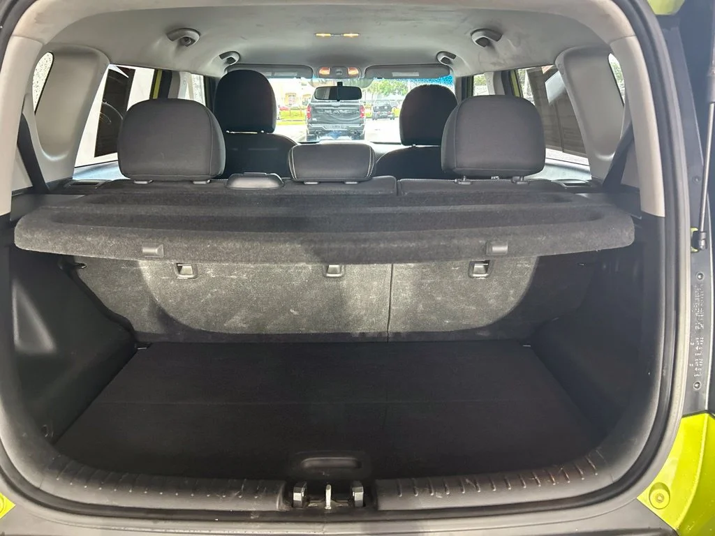 Used 2014 Green Kia Plus image 28