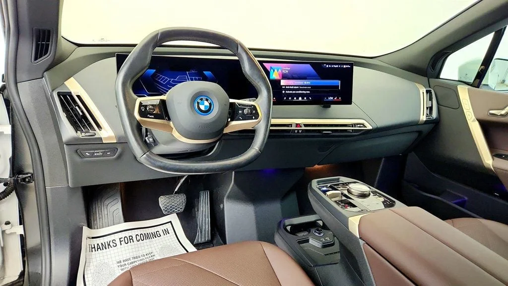 Used 2025 Alpine White BMW xDrive50 SAV w/ Ventilated Seats image 11