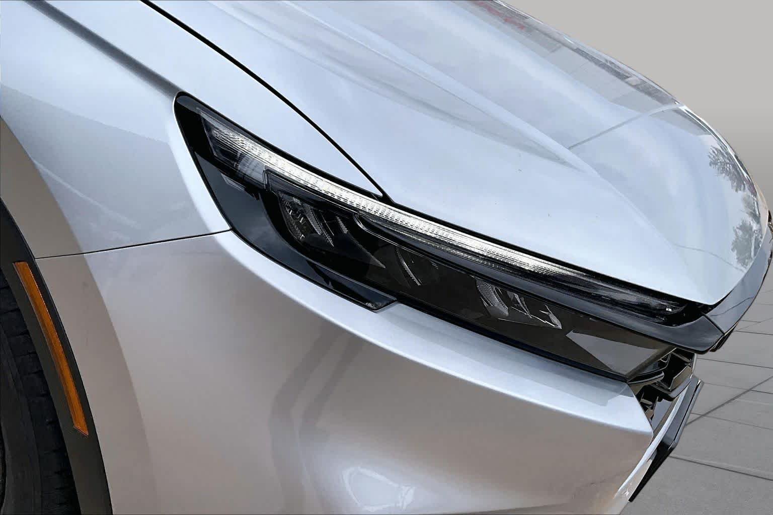 Used 2025 Solar Silver Metallic Honda Sport image 26