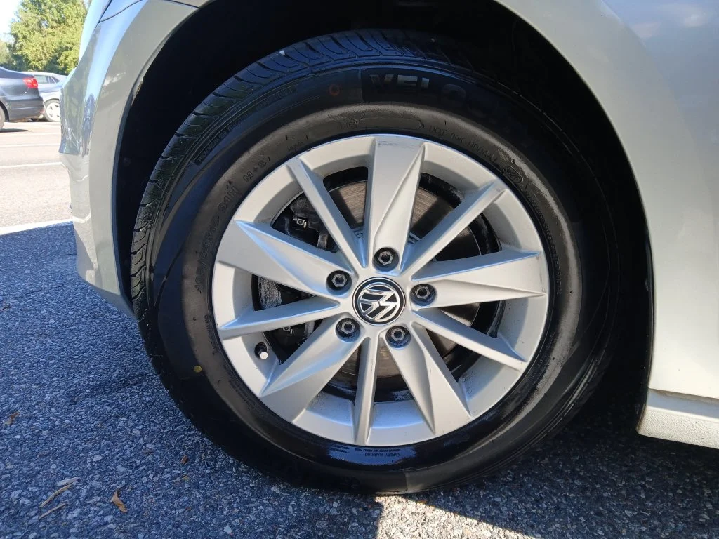 Used 2017 Silver Volkswagen S image 46