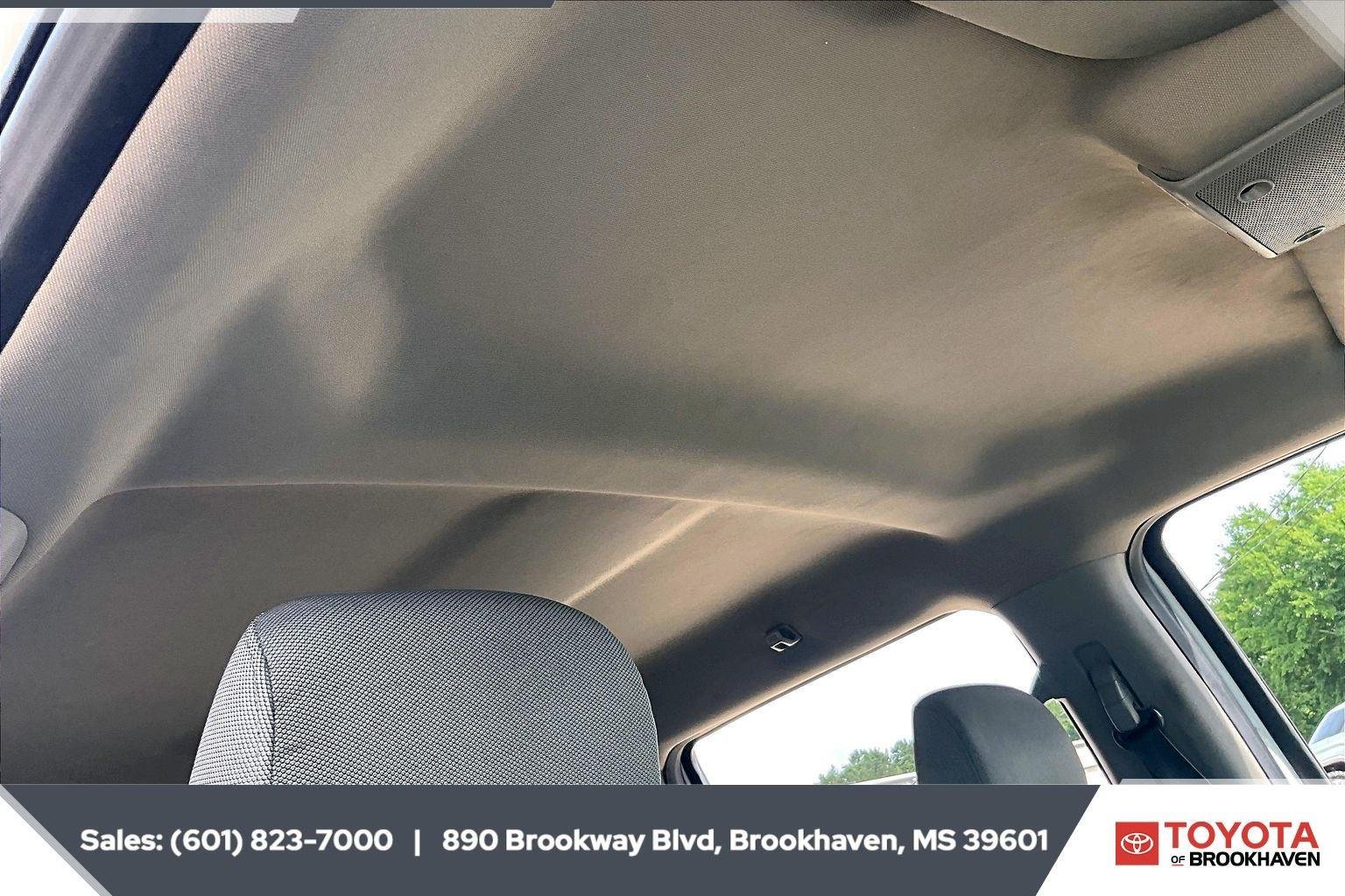 Used 2022 Oxford White Ford XLT image 16