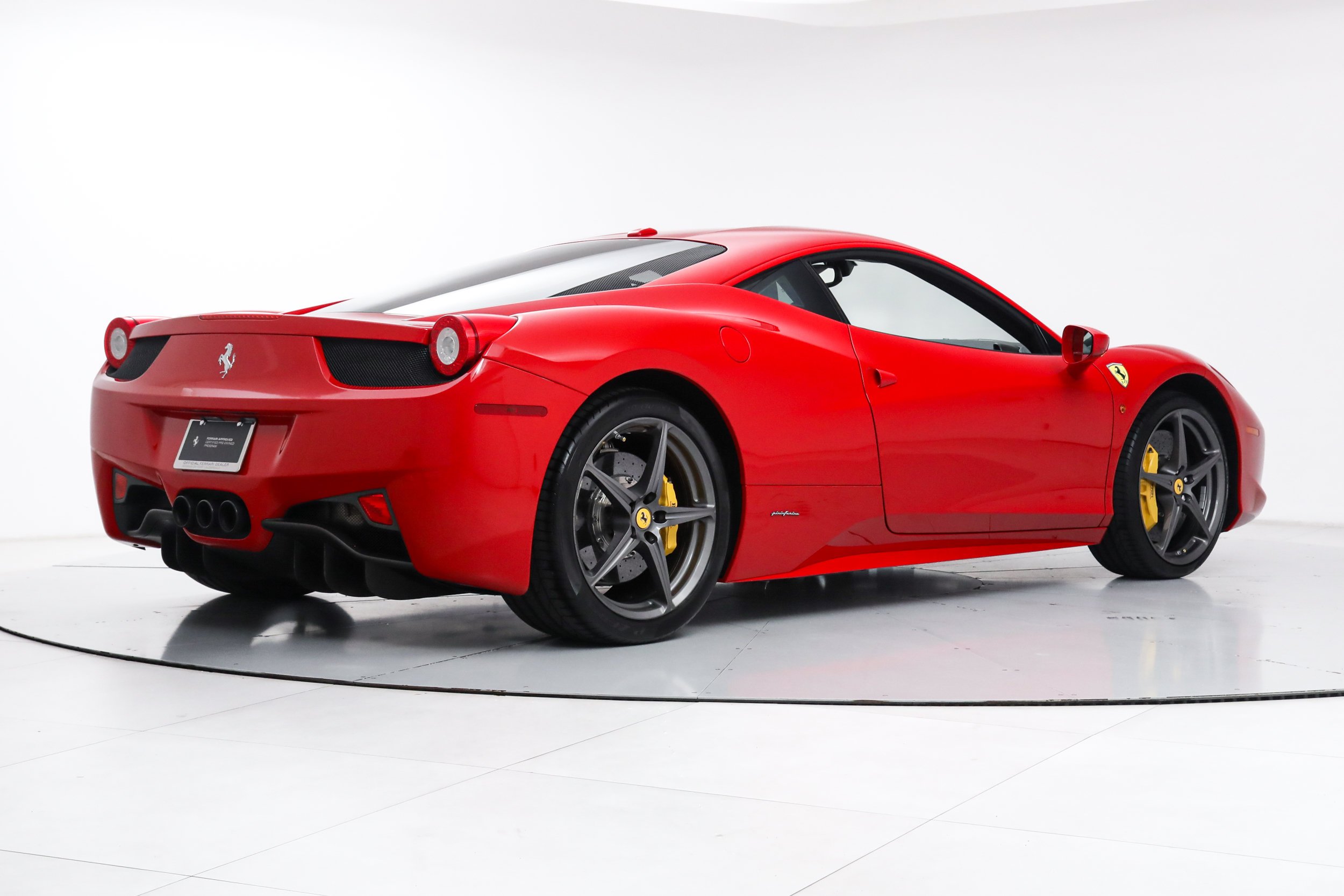 Used 2015 Red Ferrari  image 3