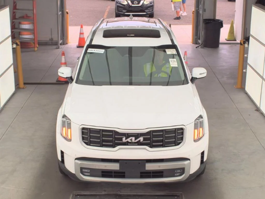 Used 2024 White Kia SX image 3