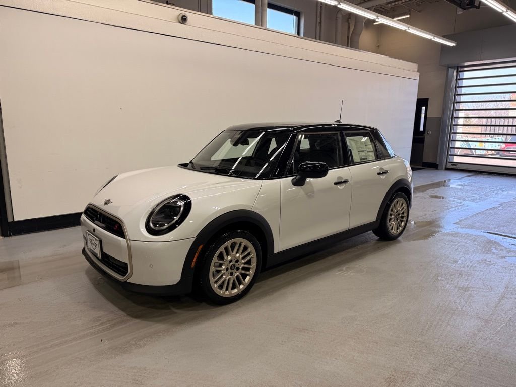 2026 MINI Hardtop Cooper S's photo