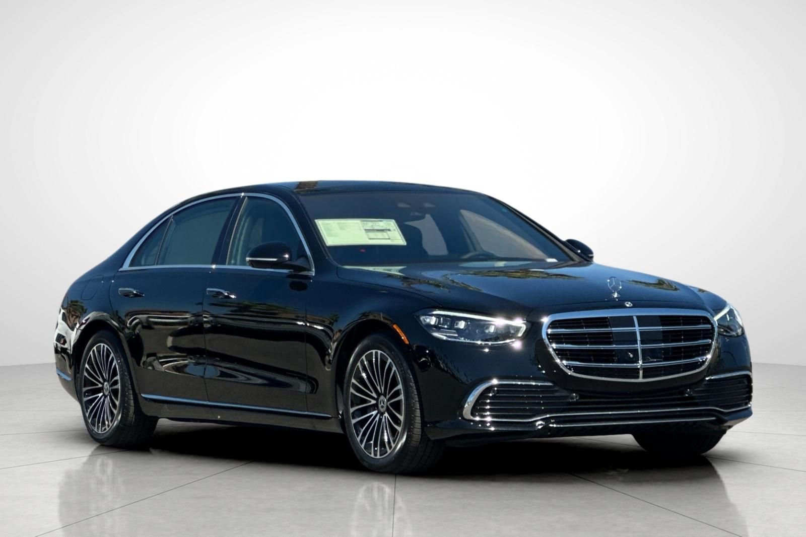 New 2025 Black Mercedes-Benz S 580e image 32