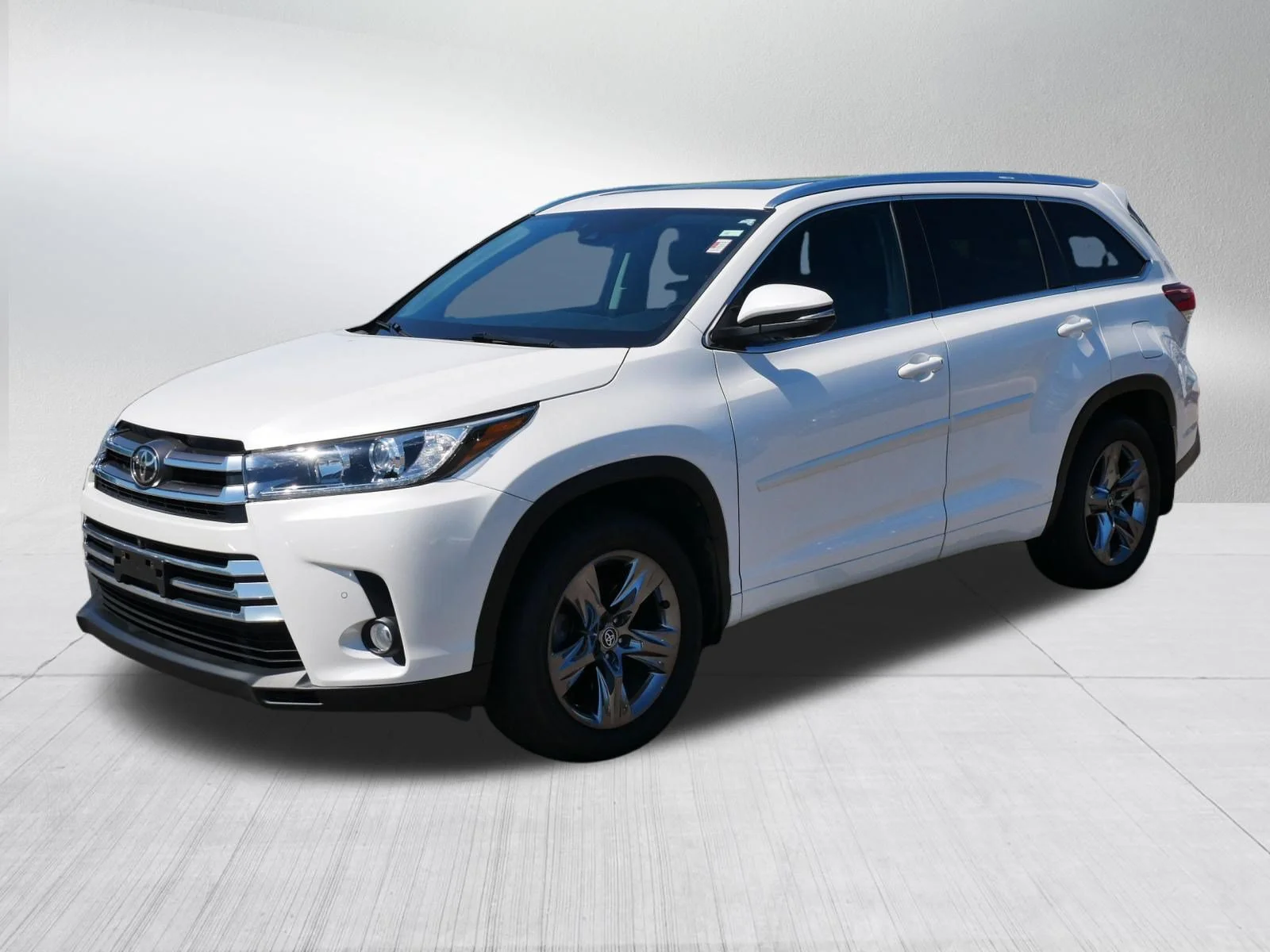 Used 2017 Blizzard Pearl Toyota Limited Platinum image 3