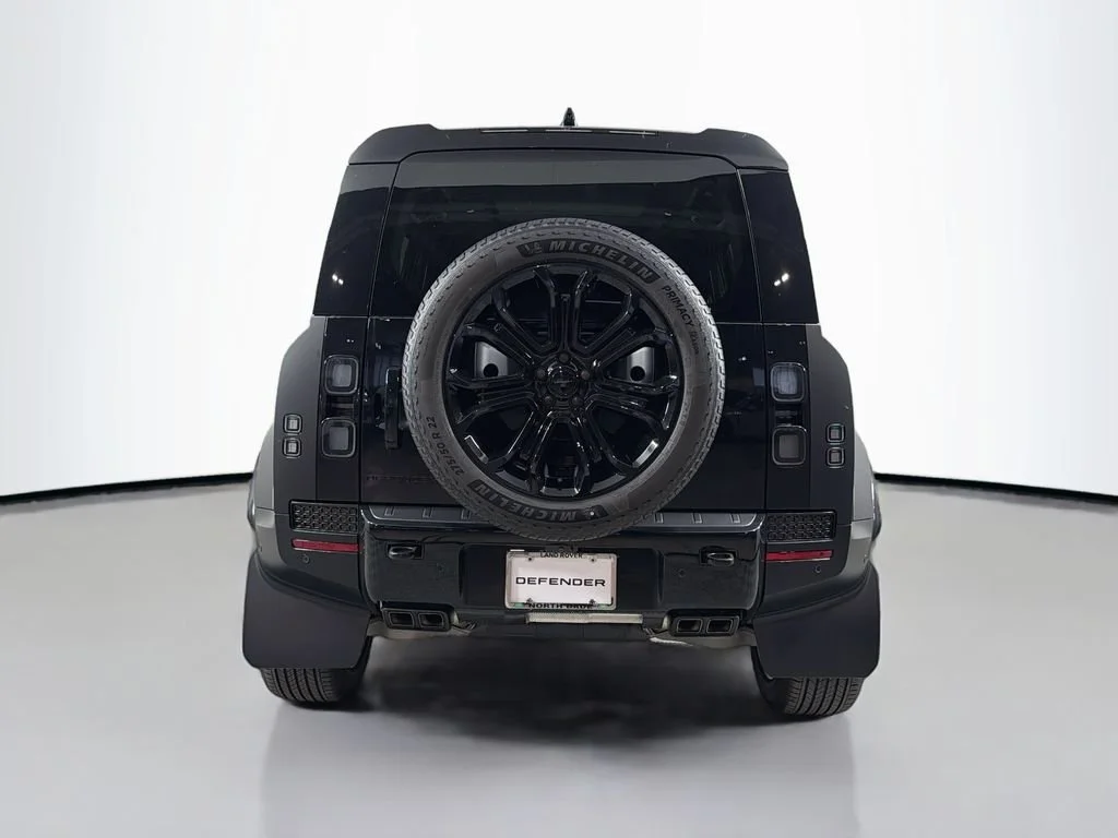 2026 Land Rover Defender OCTA Black - Photo 6