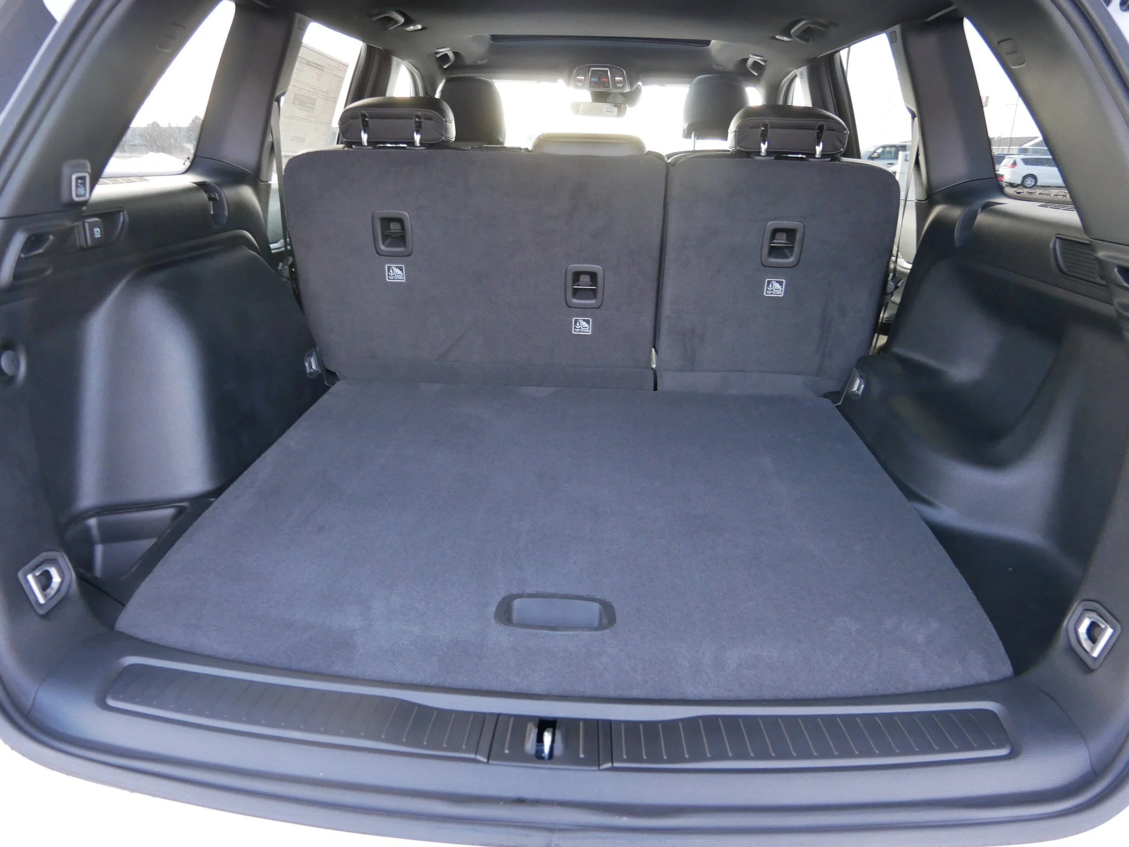 New 2026 Bright White Clearcoat Jeep Laredo Altitude image 5