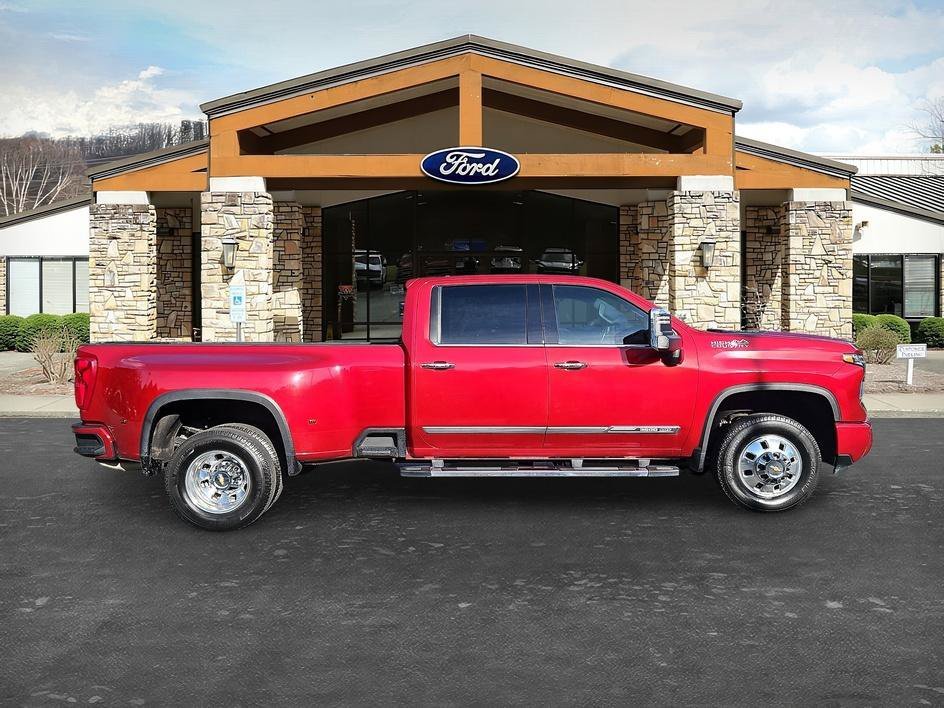 Used 2024 Radiant Red Chevrolet High Country image 4