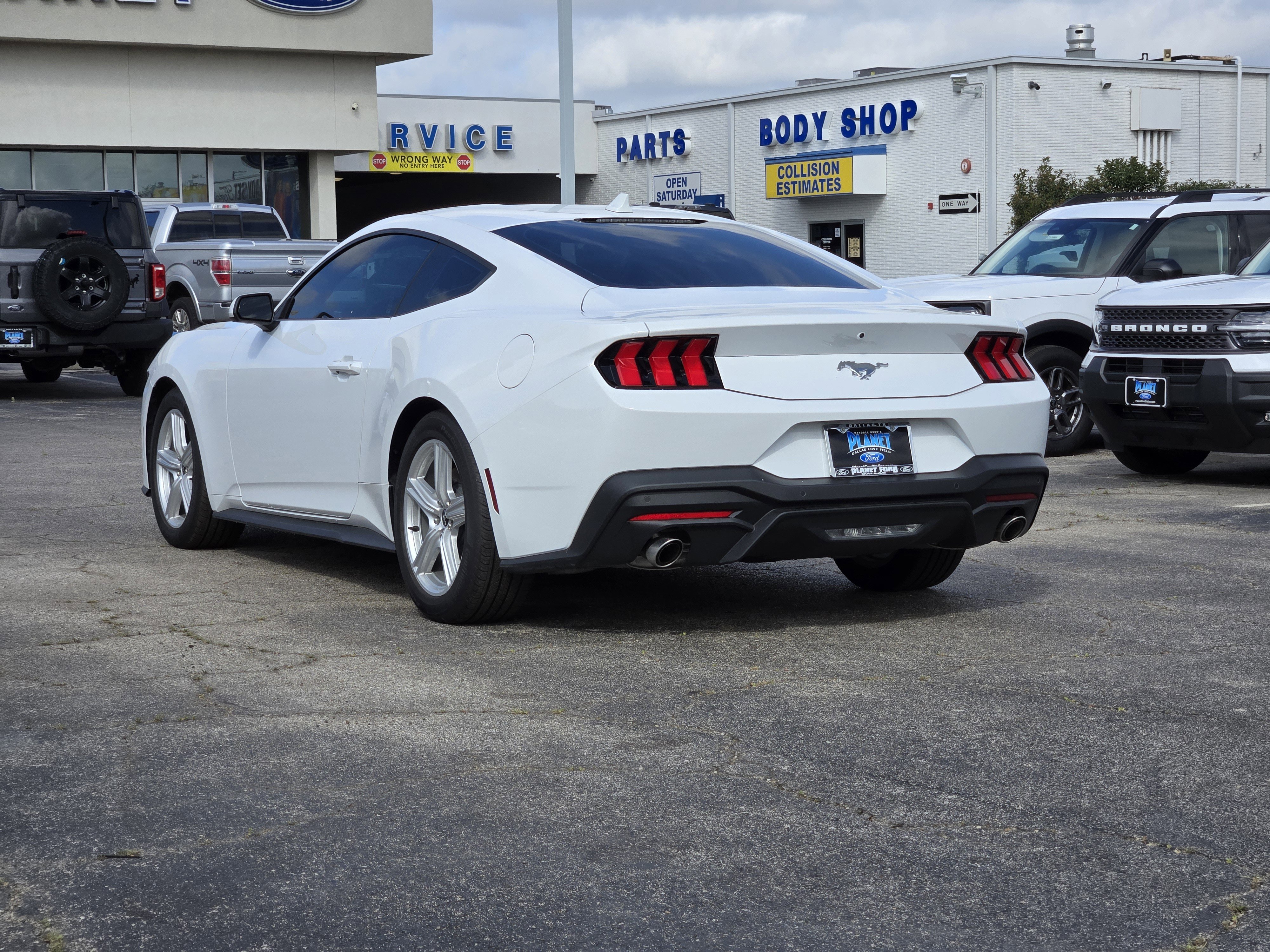 New 2026 Oxford White Ford EcoBoost Fastback image 3