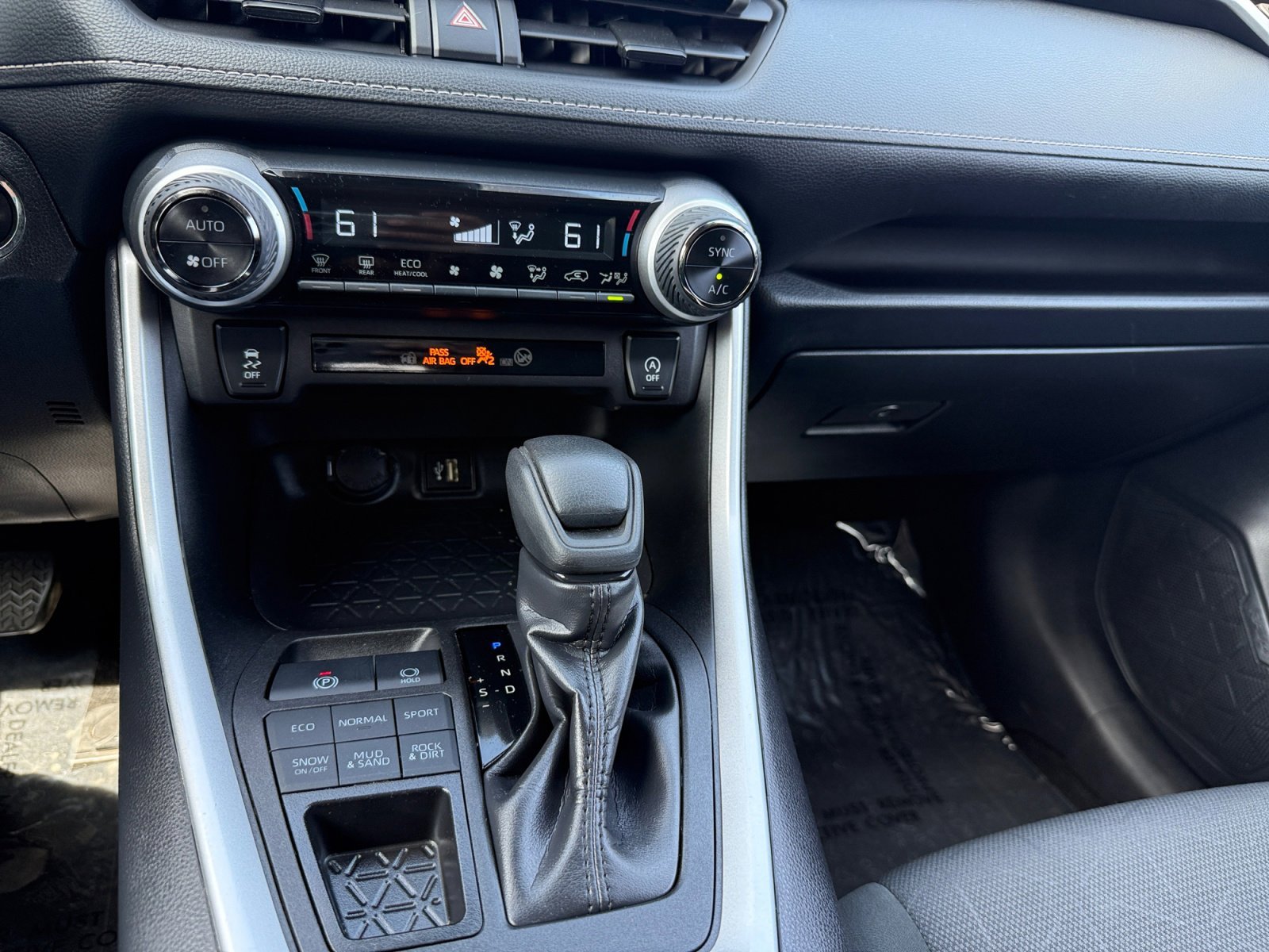 Used 2025 Silver Sky Metallic Toyota XLE image 13