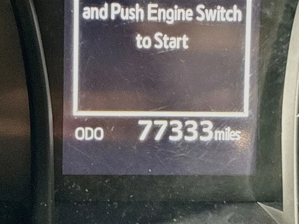 Used 2018 Silver Toyota SE image 14