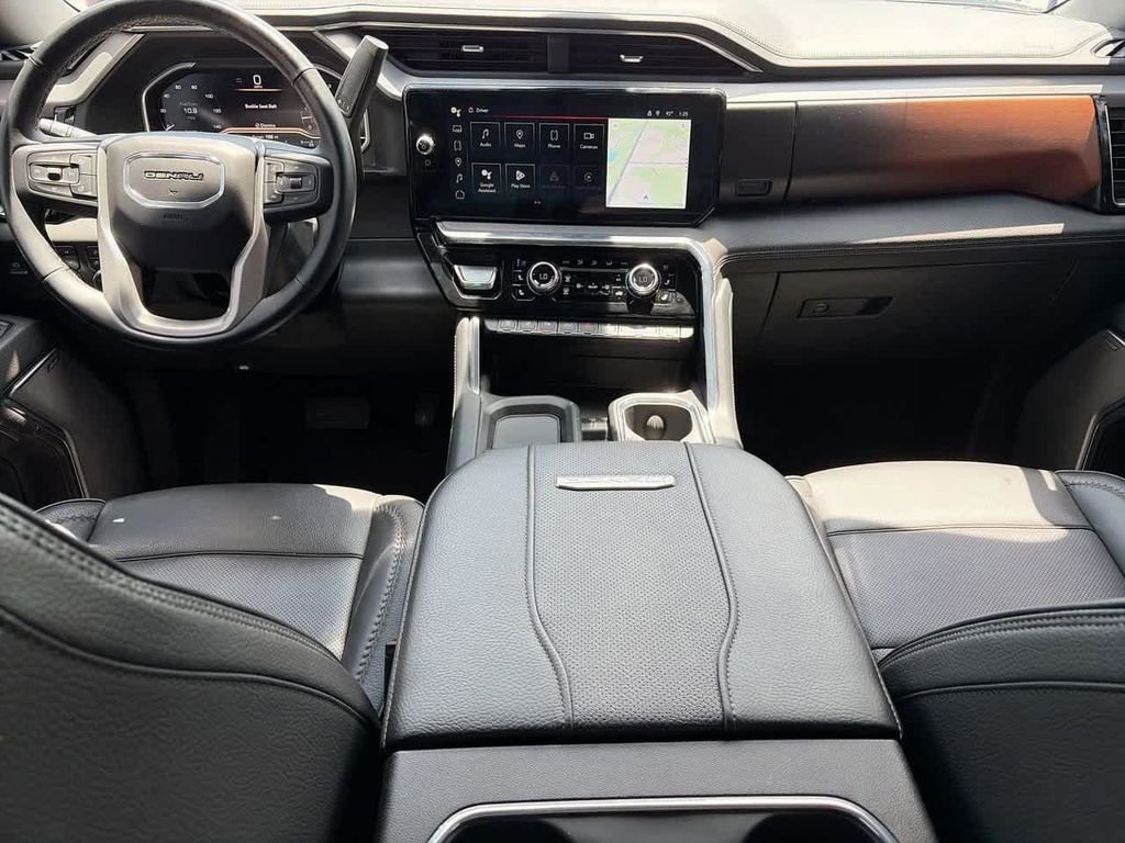 Used 2024 White GMC Denali image 9