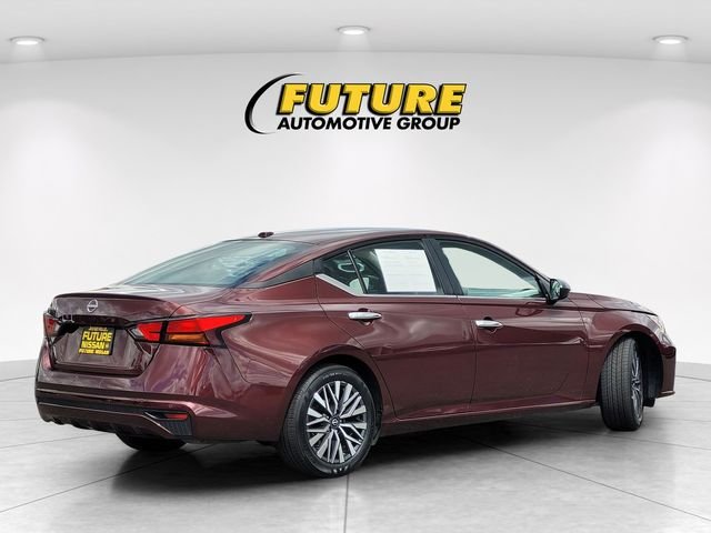 Used 2025 Red Nissan 2.5 SV image 4