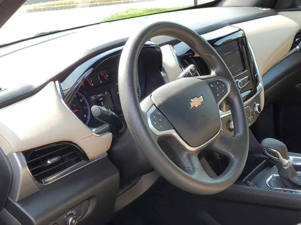 Used 2023 STERLING GRAY METALLIC Chevrolet LS image 6