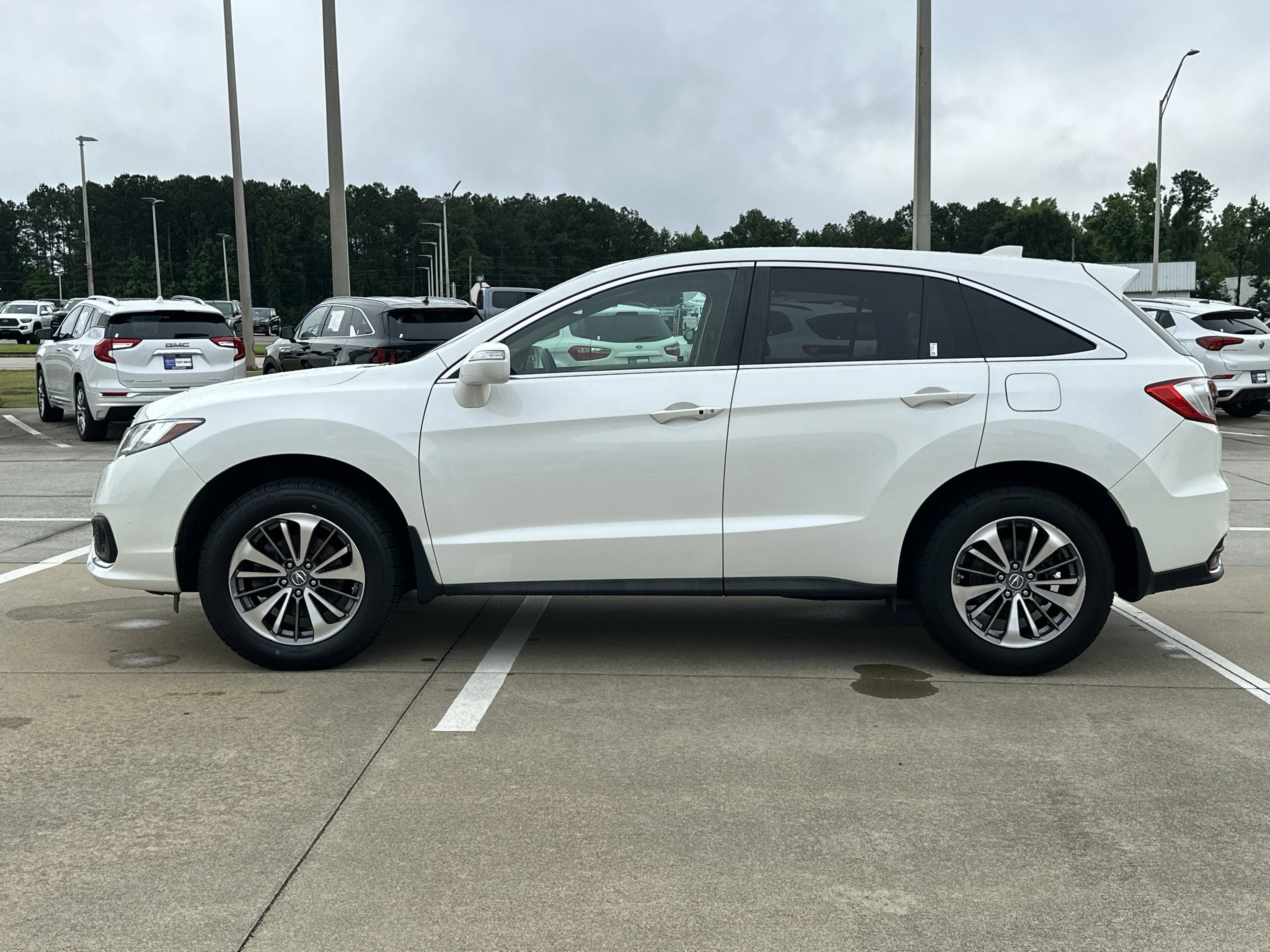 Used 2017 White Diamond Pearl Acura Advance Package image 10