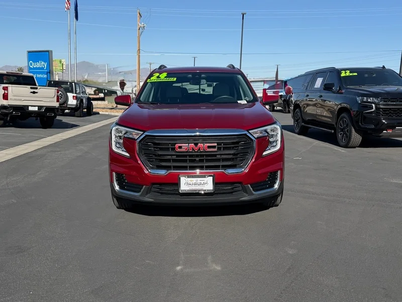 Used 2024 Volcanic Red Tintcoat GMC SLE image 8