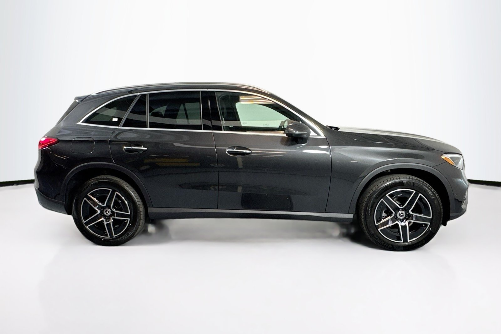 New 2026 Graphite Grey Metallic Mercedes-Benz GLC 300 image 4