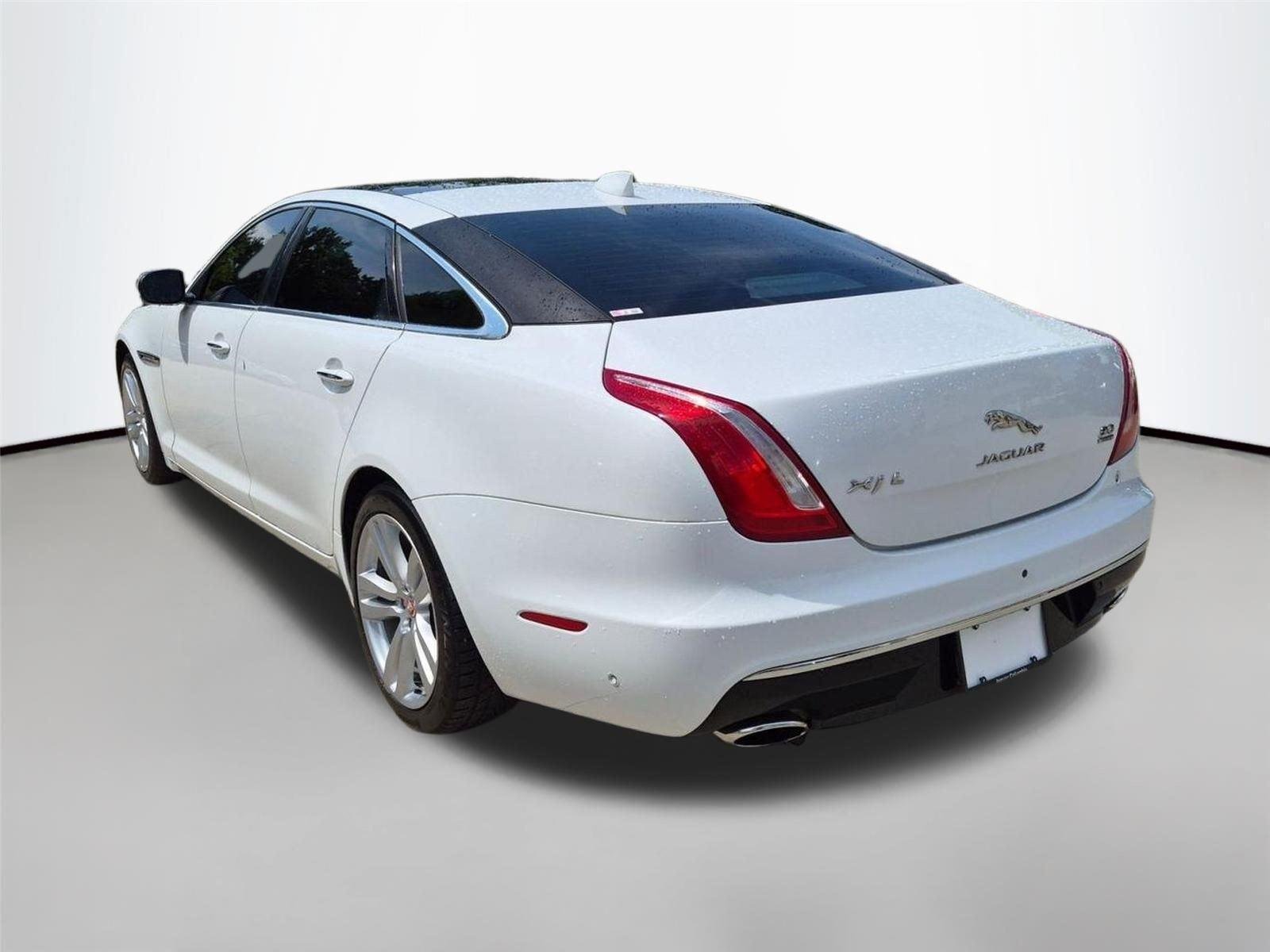 Used 2018 Fuji White Jaguar XJL Portfolio image 12