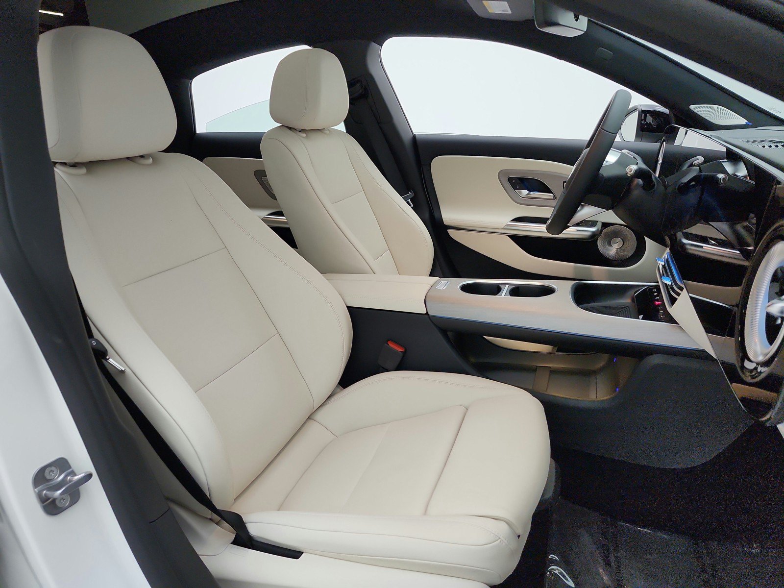 New 2027 Polar White Mercedes-Benz CLA 250+ Electric RWD image 35