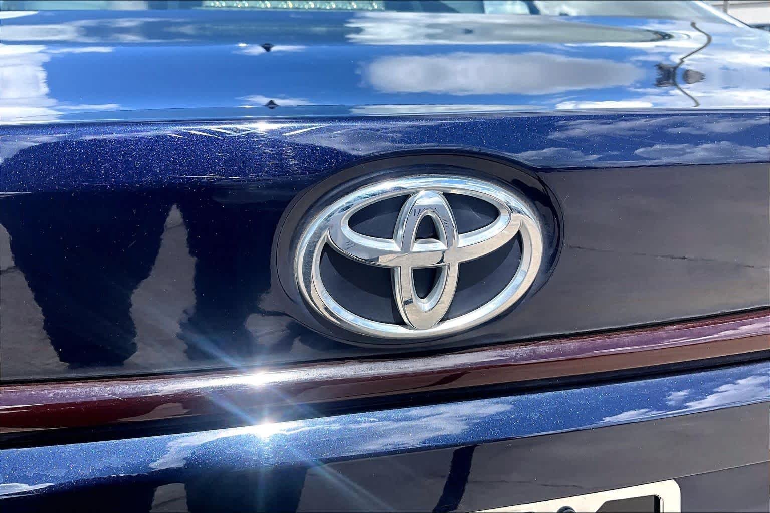 Used 2021 Blueprint Toyota LE image 29