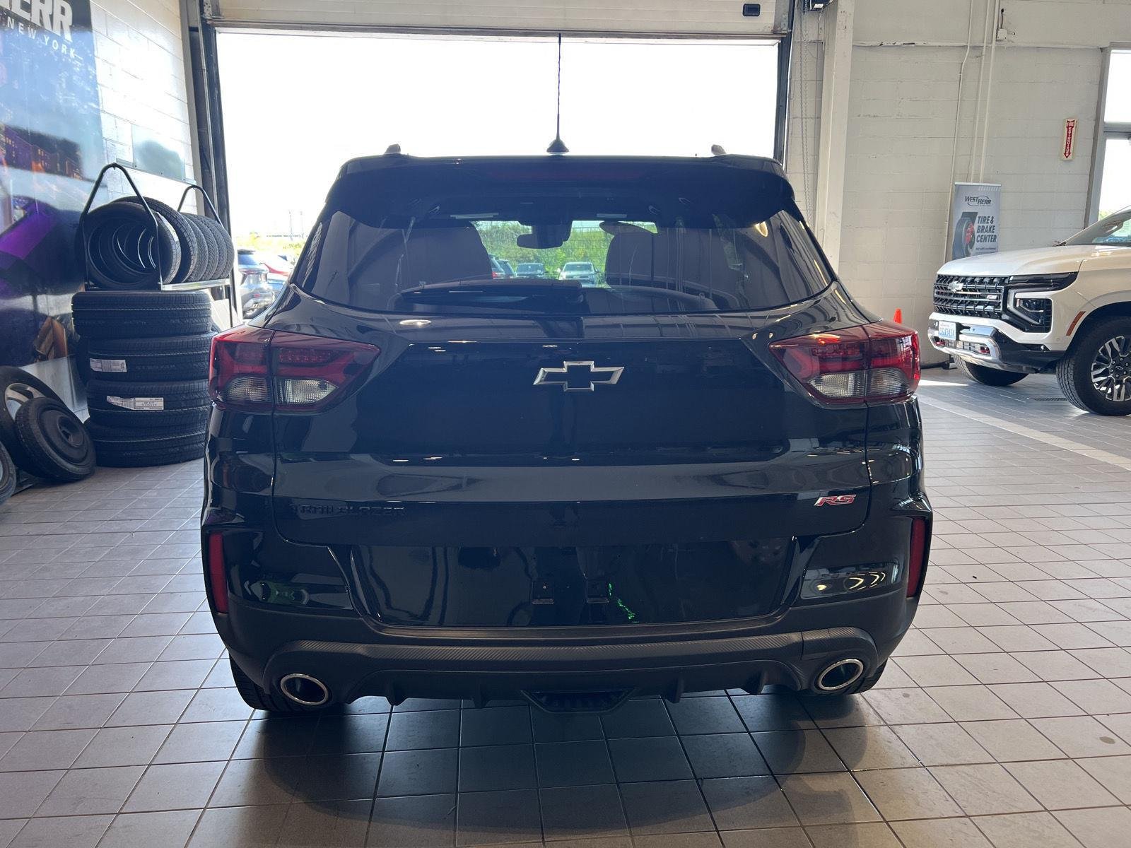 Used 2023 Mosaic Black Metallic Chevrolet RS image 9