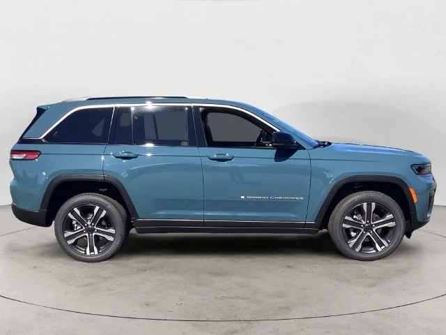 New 2027 Steel Blue Jeep LIMITED 4X4 image 7