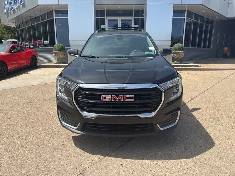 Used 2022 Black GMC SLE image 2