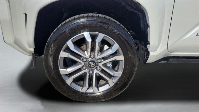 Certified Used 2026 WIND CHILL PEARL Toyota  image 47