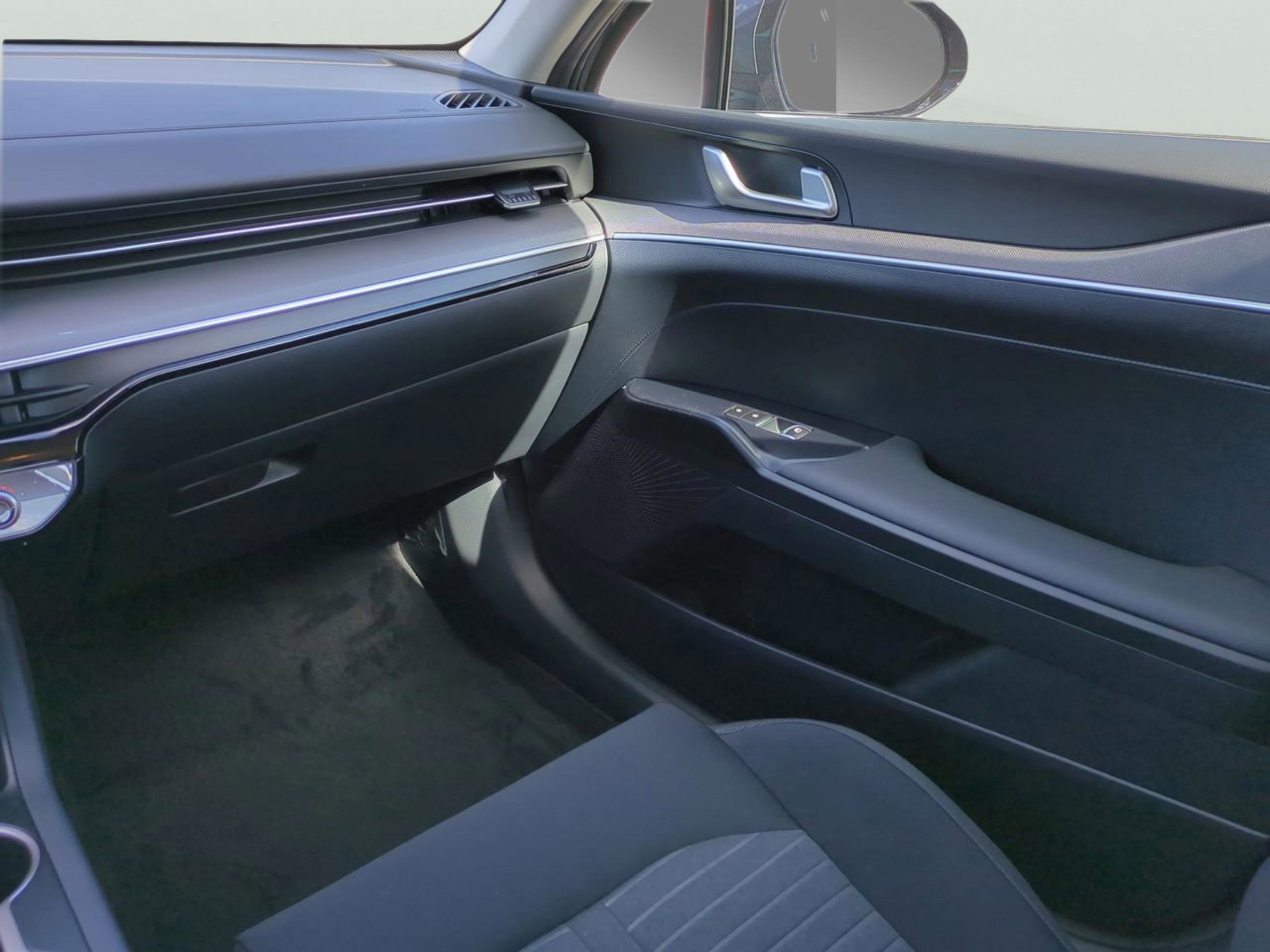 New 2026 Interstellar Gray Kia LXS image 18