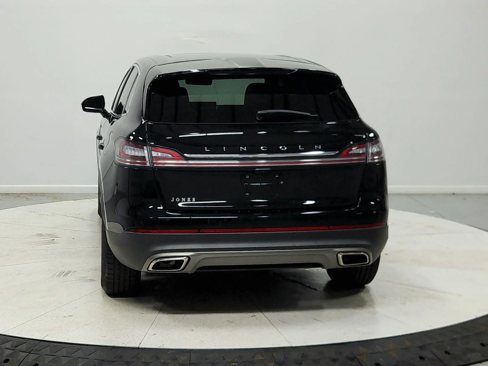 Used 2023 Black Lincoln Reserve image 7