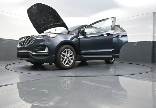 Used 2024 Blue Ford SEL image 40