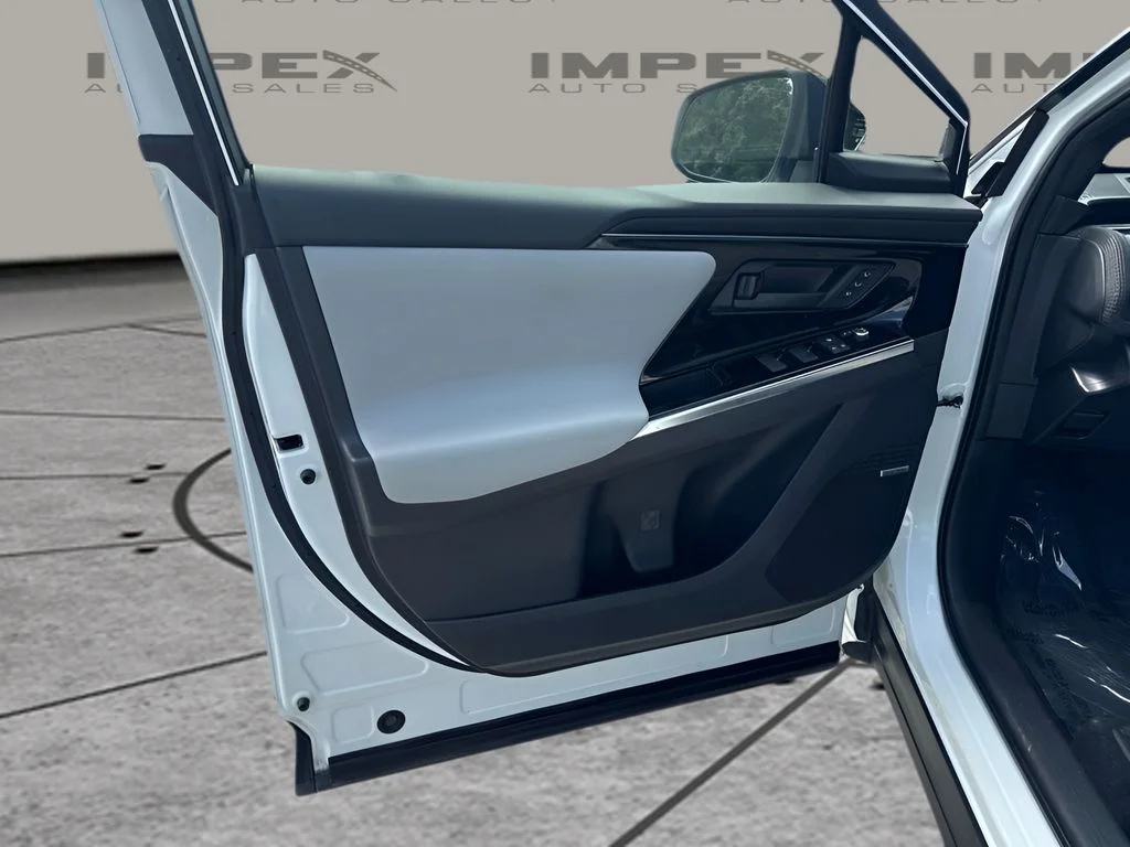 Used 2023 White Subaru Touring image 19